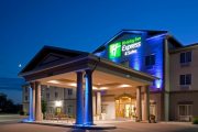 Holiday Inn Express Hotel & Suites